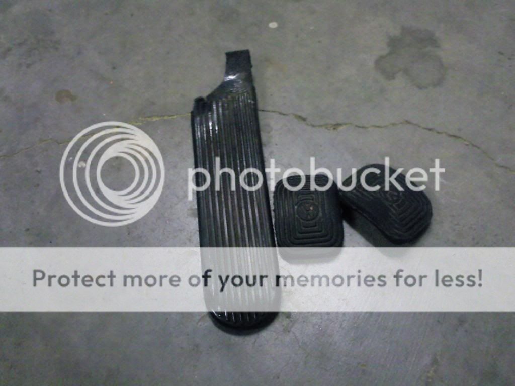 http://i626.photobucket.com/albums/tt347/71-BEETLE-SEDAN/parts%204%20sale/Photo0312.jpg